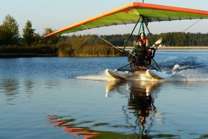 Увлекательный полет на дельтаплане с воды или земли над Ригой