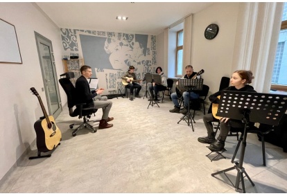 Ģitārspēles kurss (4 mēneši) "Guitar Place" studijā Rīgā